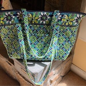 “RETIRED” (2007) Vera Bradley “Daisy Daisy” Miller Zippered Tote